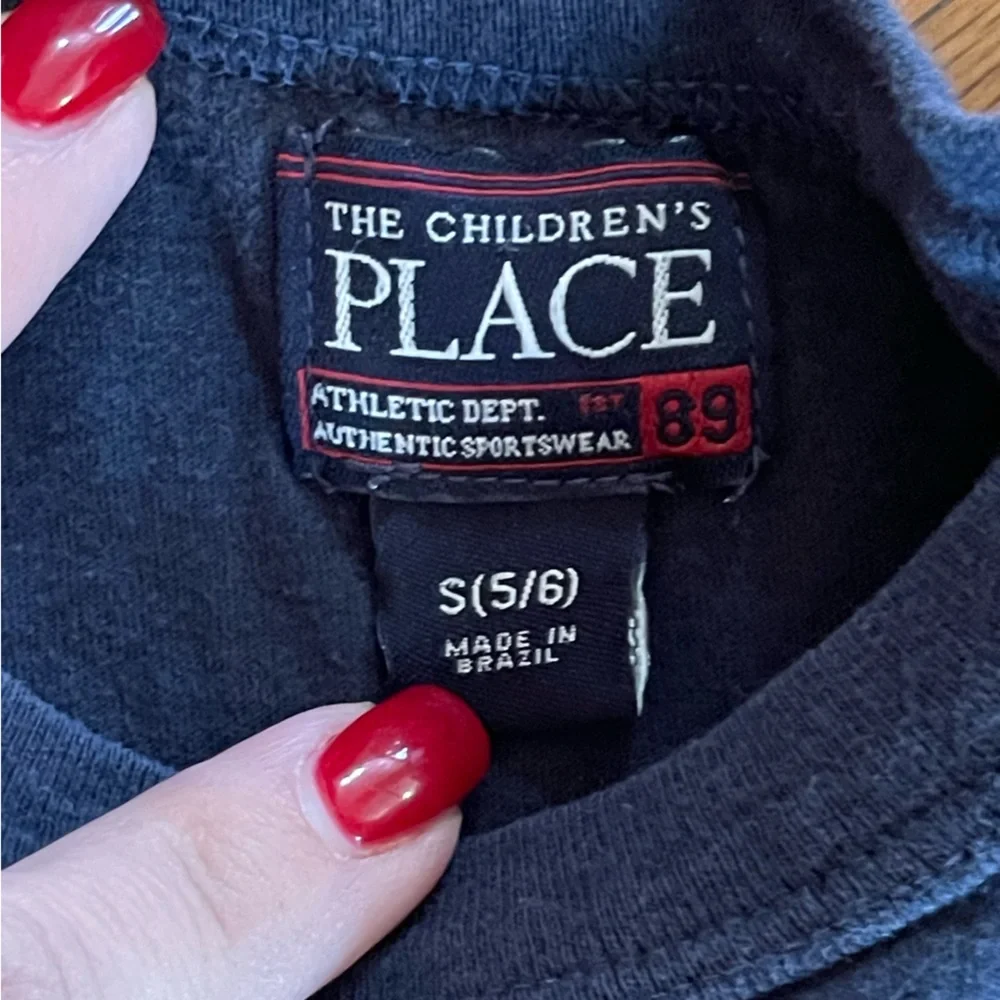 Children’s Place T-Shirt, Youth Size Small